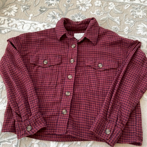 American Eagle Cropped Flannel - Picture 2 of 6
